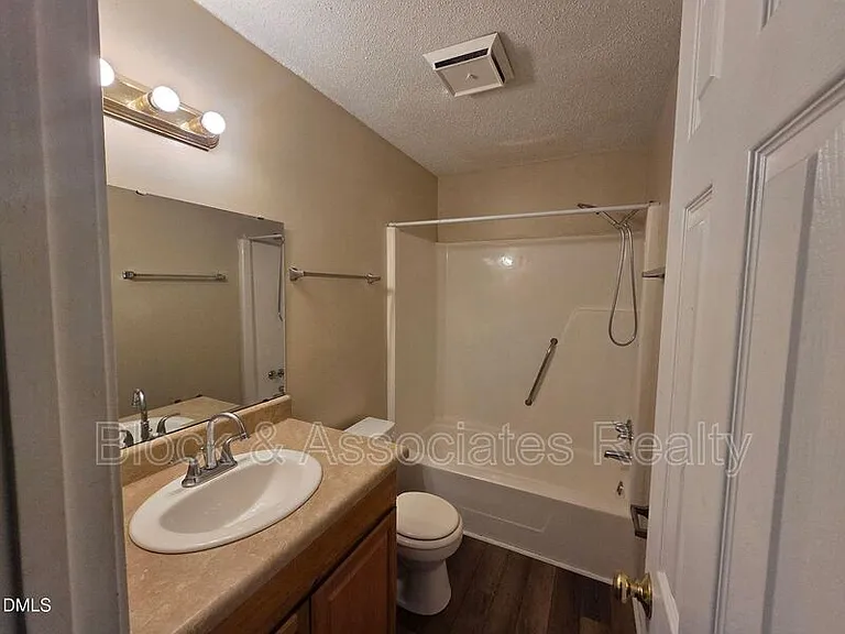 906 W Chatham St — Photo 7