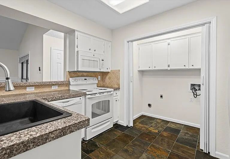 361 Fantail Loop — Photo 13