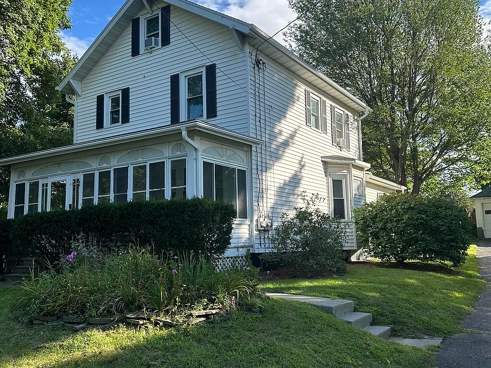 126 Berkshire Blvd #1