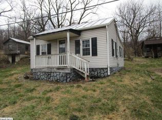 7067 Mayberry Rd, Singers Glen, VA 22850