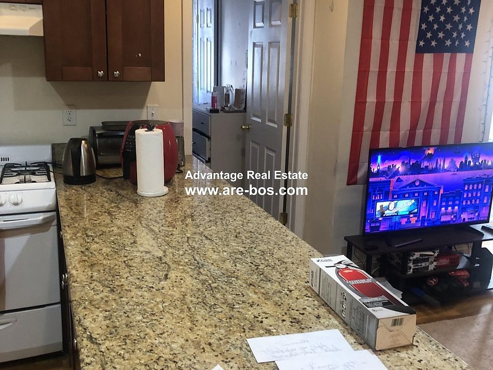 1st image of 34 Egmont St #6