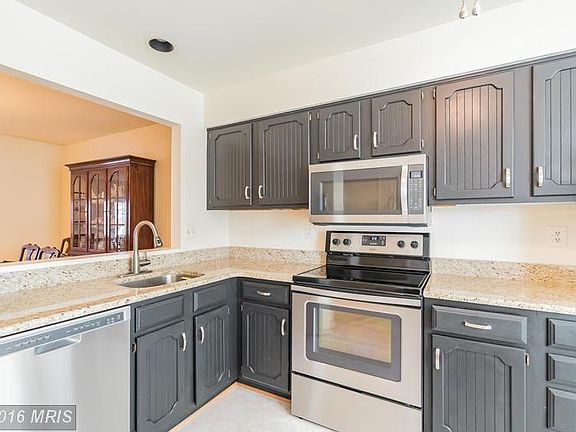 4th image of 8721 Delcris Dr