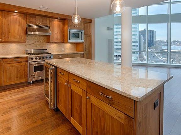 4th image of 5 Renaissance Sq APT 6A