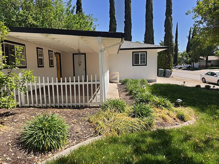 8247 Seeno Ave — Photo 13
