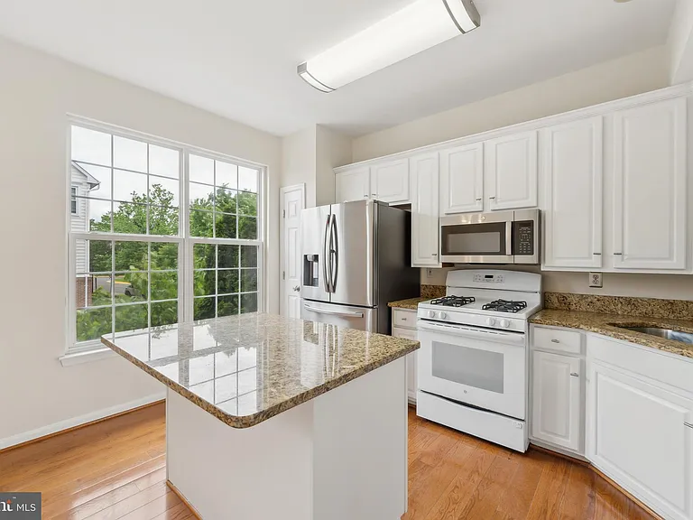 3802 Dominion Mill Dr — Photo 9