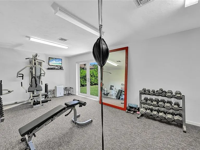 6448 Griffin Blvd — Photo 34