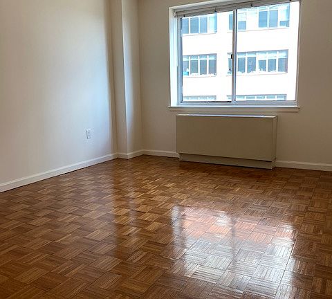 3rd image of 50 Battery Pl APT 5L