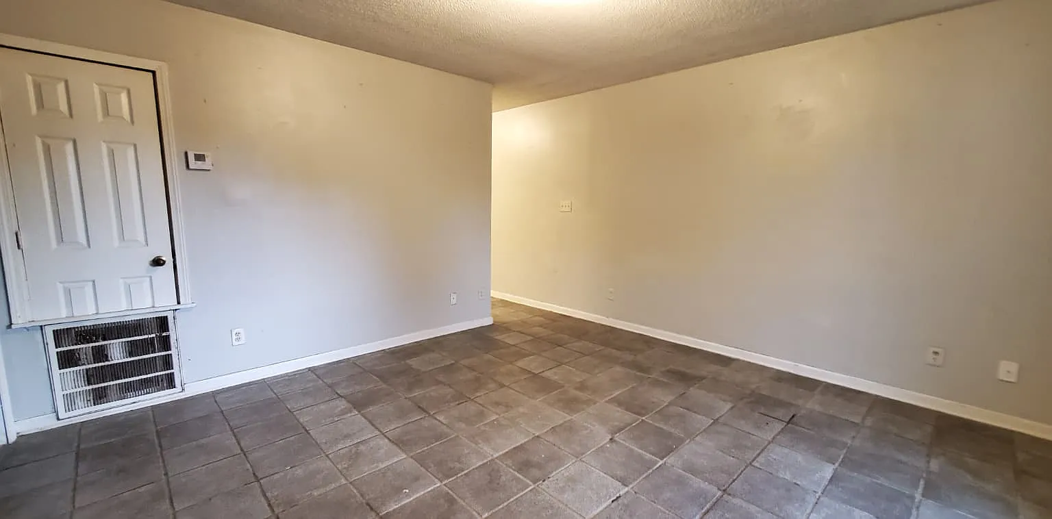 Complex ~ West Tenth Street Verona Ms - 105b — Photo 3