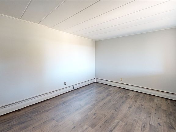 2nd image of 22 Nelson Dr APT 3E