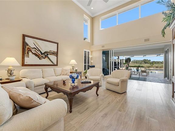 3rd image of 487 Palo Verde DR