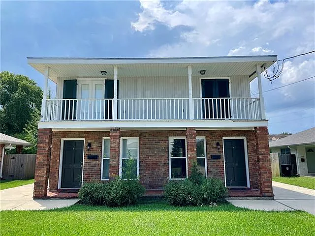 2 bed, 1.5 bath, 1200 sqft, $1,500 — Photo 1
