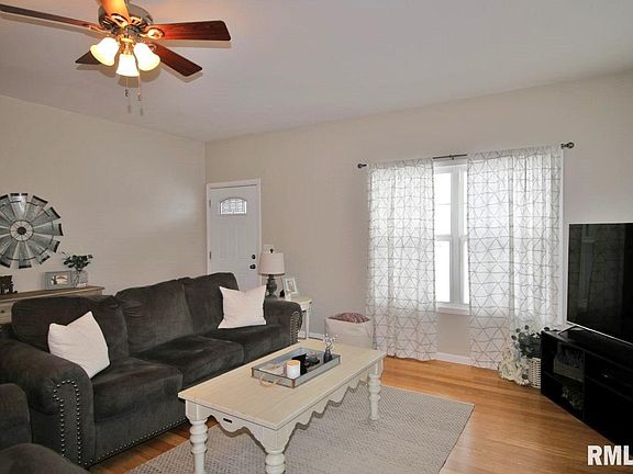 5th image of 145 Tuscany Ct
