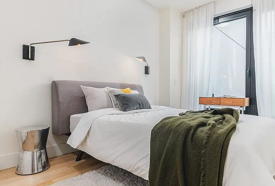 1st image of 260 Gold St #707