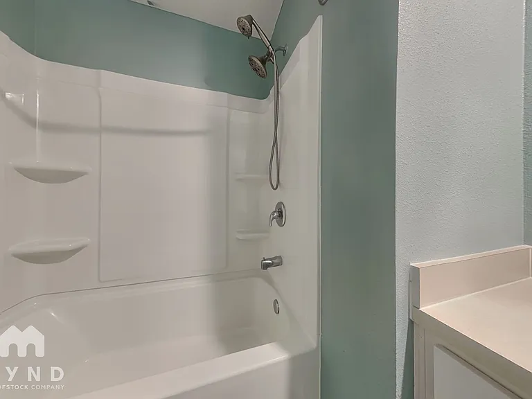 216 Stonegate Ave — Photo 9