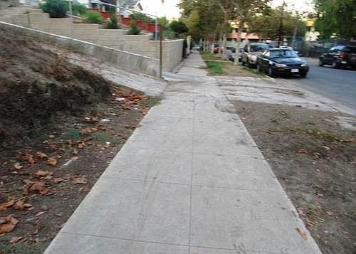4th image of 3147 Budau Ave