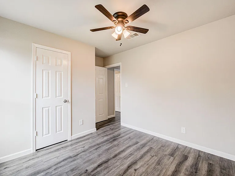 9617 Caffrey St — Photo 22