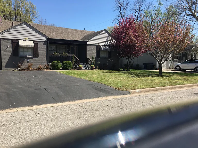 2135 S Florence Ave — Photo 5