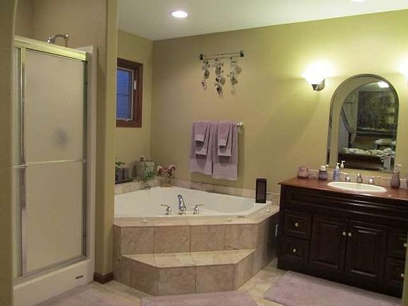 2nd image of 2140 Lookout Ct