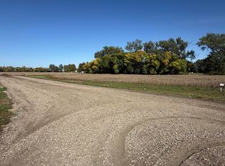 2395 Howling Woods Ln, Aberdeen, SD 57401