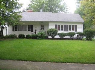 1021 Warren St, Henry, IL 61537