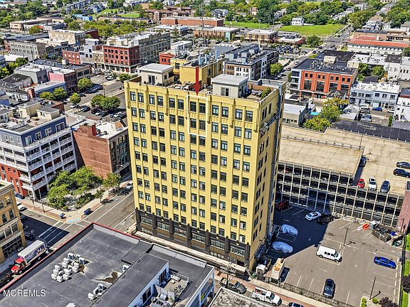 4th image of 601 Bangs Avenue #1104