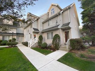 61 Fairlawn Loop, Staten Island, NY 10308