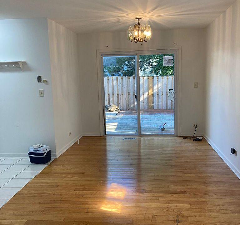 1st image of 821 Mansfield Ct