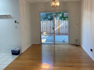 821 Mansfield Ct, Schaumburg, IL 60194