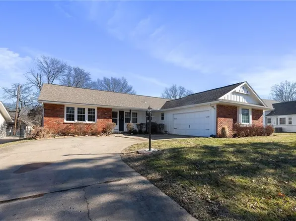 8503 Overton Dr, Raytown, MO 64138