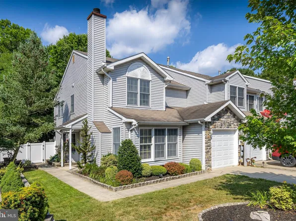 15 Barry Dr, Mantua, NJ 08051