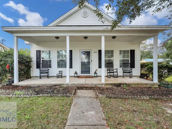 209 S Baker St, Glennville, GA 30427