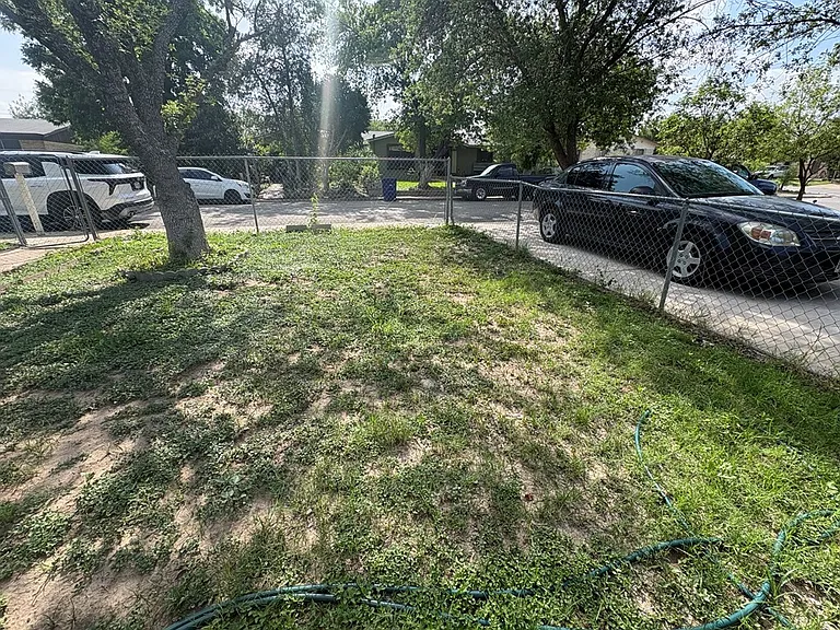1009 Kiriaka Dr — Photo 15
