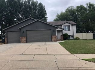 3904 35th Ave NW, Mandan, ND 58554