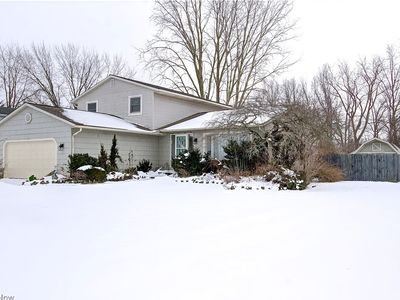 411 Oaknoll Dr, Amherst, OH, 44001