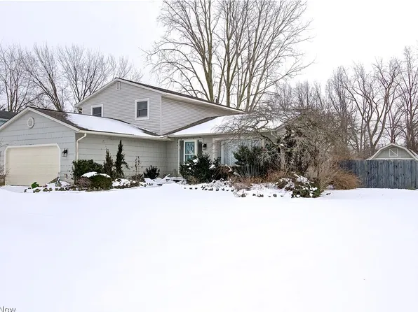 411 Oaknoll Dr, Amherst, OH 44001
