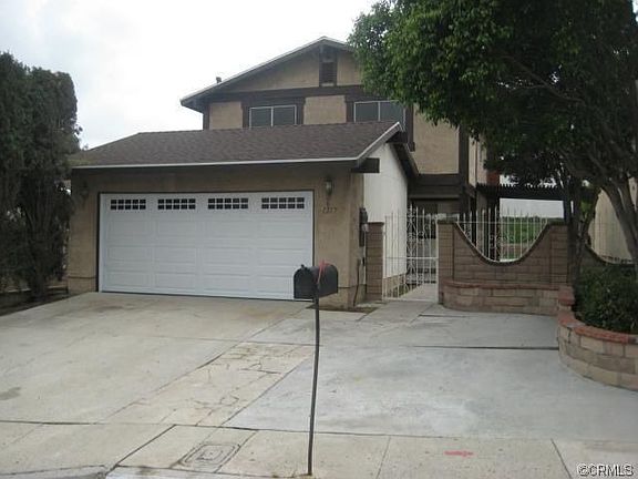 3rd image of 1217 N Villa St