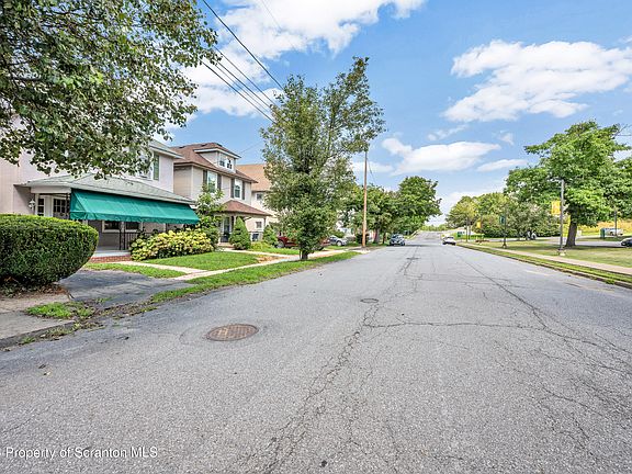 4th image of 2333 Adams Ave