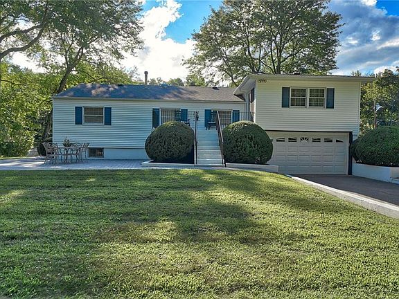 3rd image of 15 Glenside Dr