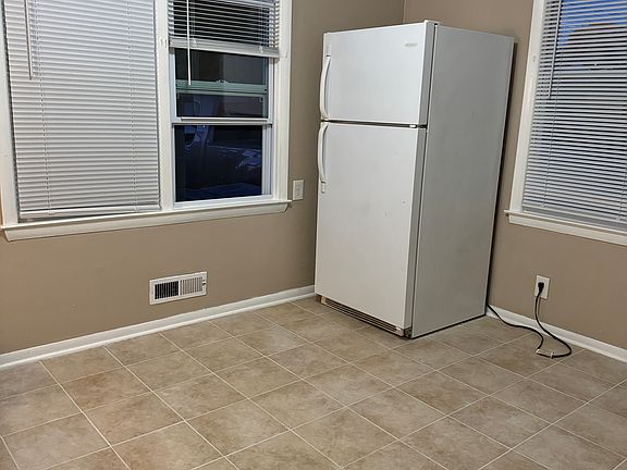 3rd image of 6932 W Oklahoma Ave #1
