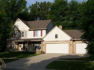 4853 Waldon Woods Dr, Commerce Township, MI 48382