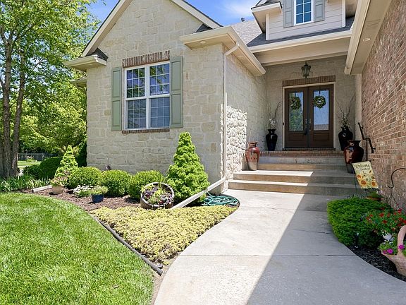 3rd image of 714 N Deerfield Ct