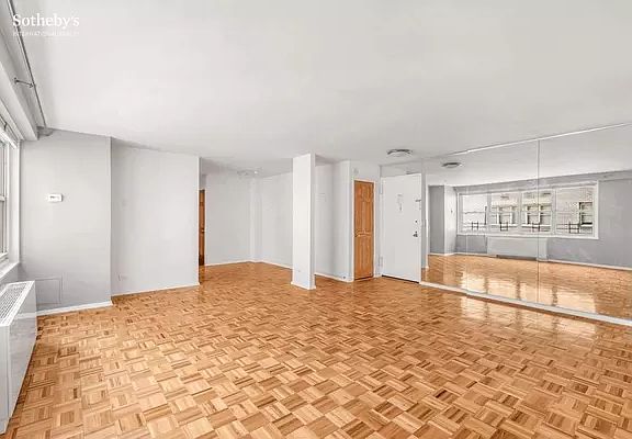3rd image of 155 W 68th St APT 922