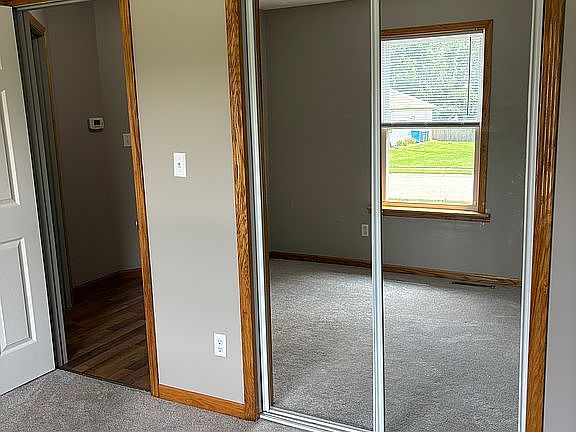 5th image of 18147 Scarborough Ln