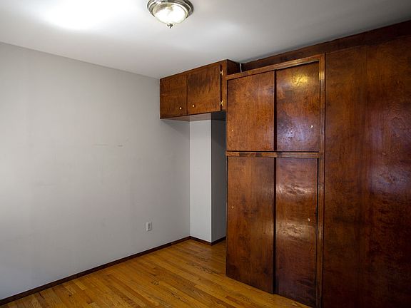 3rd image of 235 W 18th St APT 5FW