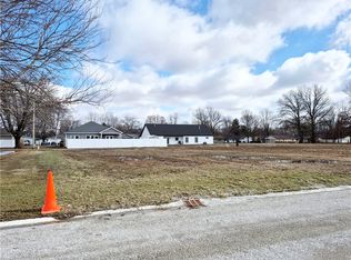 1214 S Prairie St, Robinson, IL 62454