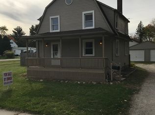 1366 Vermont Ave, Marysville, MI 48040