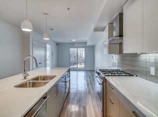 2107 34th Ave SW #402, Calgary, AB T2T2C5