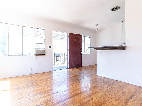 3rd image of 1317 Tularosa Dr #2