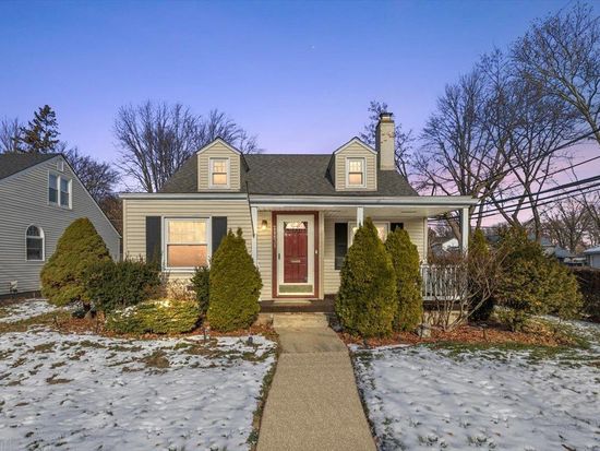 21831 California St, Saint Clair Shores, MI 48080