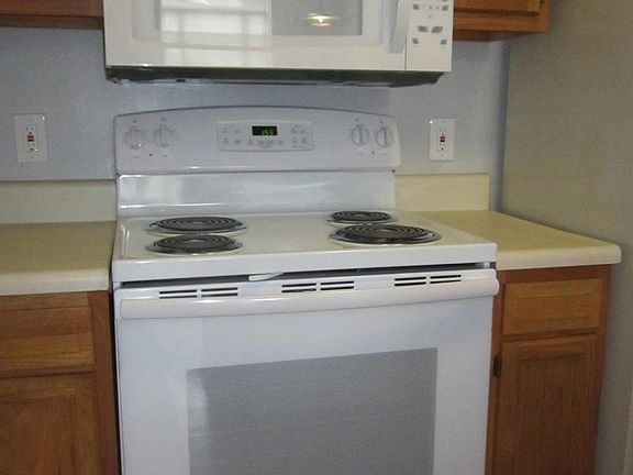 5th image of 439 Lees Mill Dr